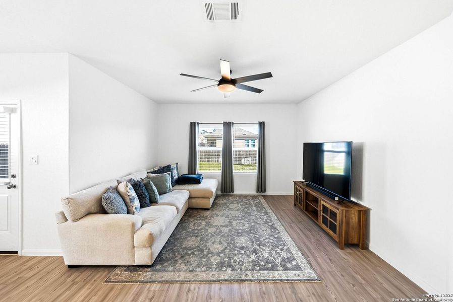 Furnished interior view inside a new home in , Bulverde (Image 26). Furnished interior view inside a new home in , Bulverde (Image 26).