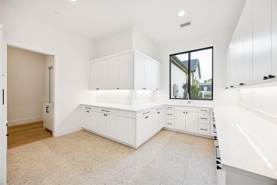 Furnished interior view inside a new home in , Bartonville (Image 10).