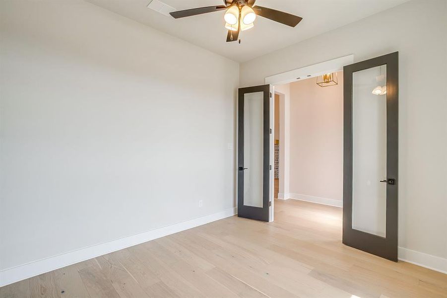 Spacious, unfurnished interior of a new home in Waterfall Ranch Estates, Waxahachie (Image 23).