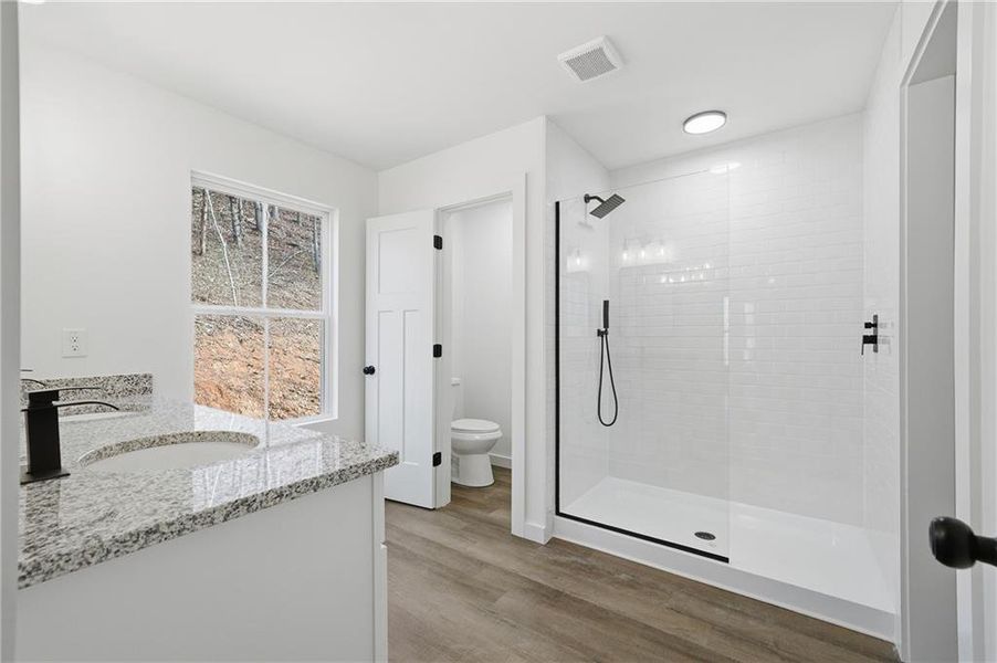 Furnished interior view inside a new home in , Jasper (Image 7).