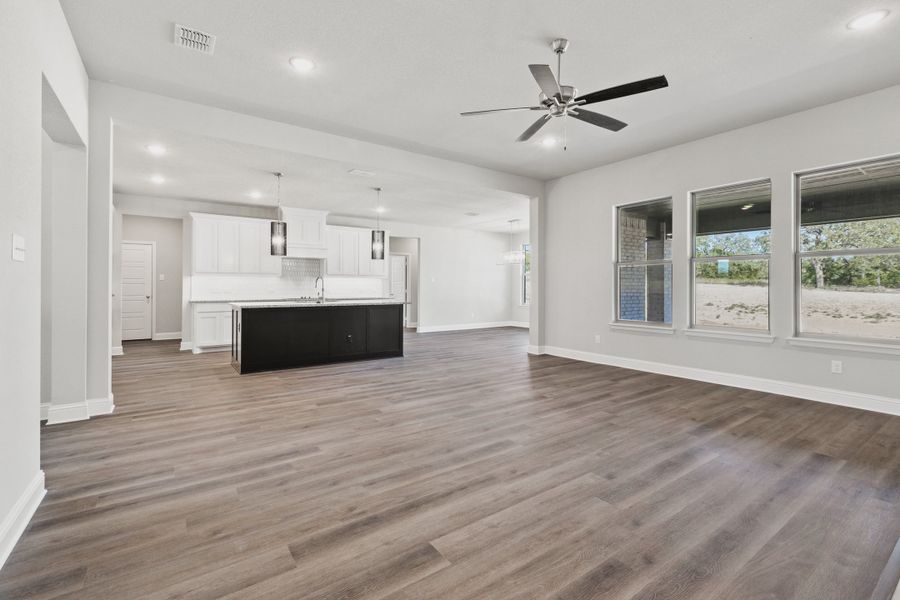 Representative unfurnished interior of a home built from the The Harper by Doug Parr Custom Homes in Spring Valley Ranch, Paradise (Image 14).