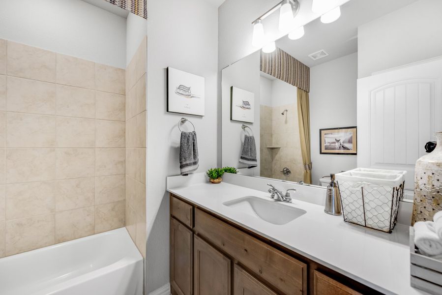 Furnished interior view inside a new home in Oak Valley, Terrell (Image 47).