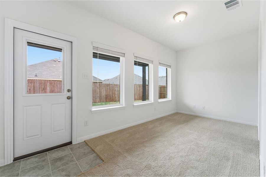 Spacious, unfurnished interior of a new home in Saddlebrook Estates, Waxahachie (Image 20).