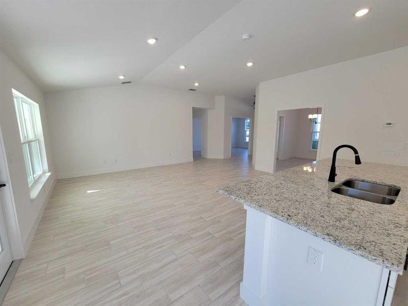Spacious, unfurnished interior of a new home in Ocala Waterway / Kingsland Country Estates, Ocala (Image 30).