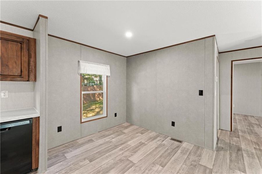 Spacious, unfurnished interior of a new home in , Acworth (Image 20).