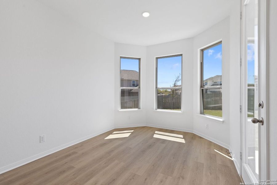 Spacious, unfurnished interior of a new home in Ladera, San Antonio (Image 17). Spacious, unfurnished interior of a new home in Ladera, San Antonio (Image 17).