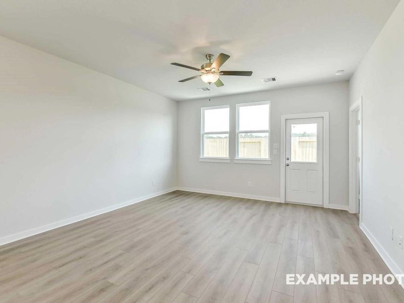 Spacious, unfurnished interior of a new home in Caney Creek Place, Conroe (Image 14).