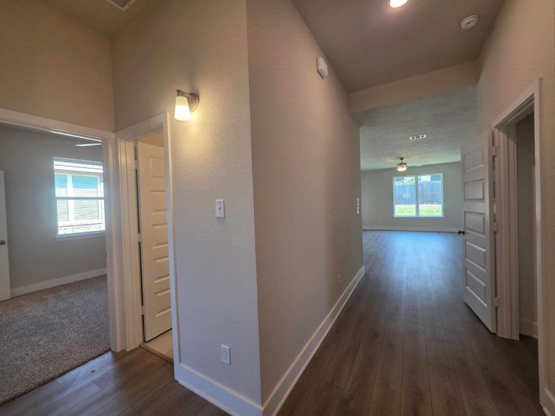 Spacious, unfurnished interior of a new home in , Brenham (Image 12).