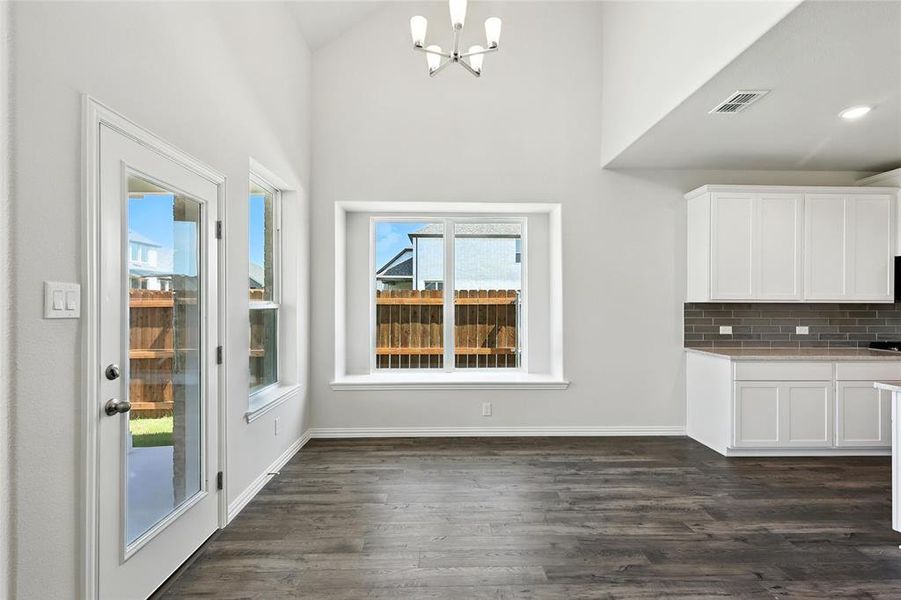 Spacious, unfurnished interior of a new home in The Oaks, Red Oak (Image 18).