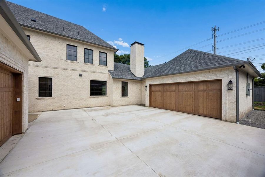 Exterior details and patio area of a home in , Dallas (Image 26).