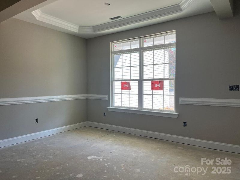 MBR with Tray Ceiling