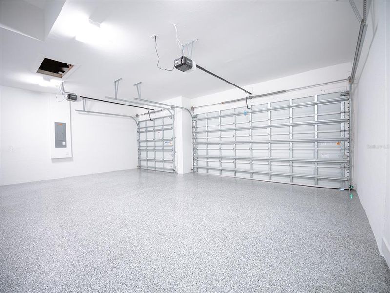 Spacious, unfurnished interior of a new home in , Port Charlotte (Image 13).