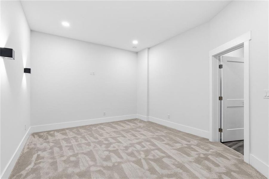 Spacious, unfurnished interior of a new home in , Alpharetta (Image 91).