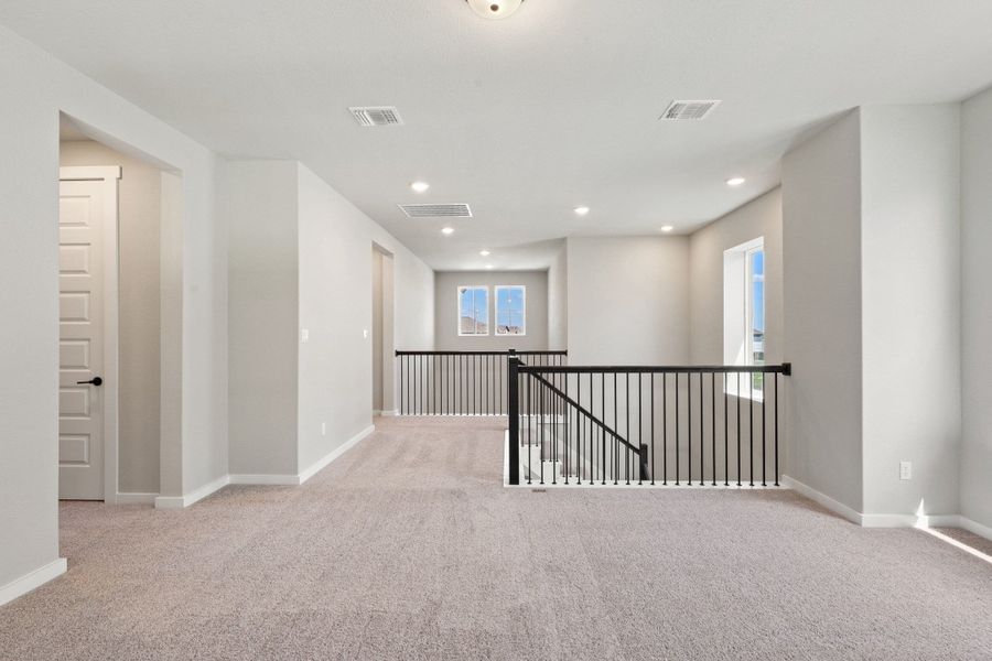Spacious, unfurnished interior of a new home in Lariat, Liberty Hill (Image 47).