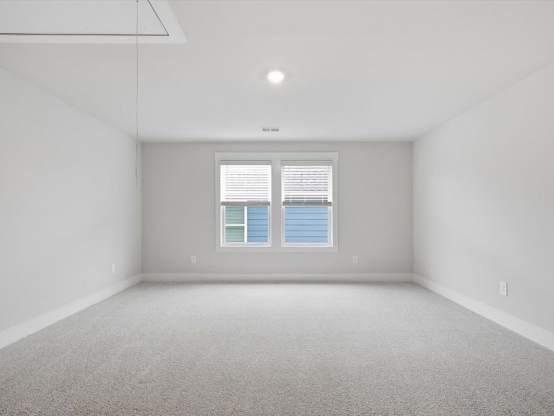 Spacious, unfurnished interior of a new home in Crossing at Abner Creek, Greer (Image 13).
