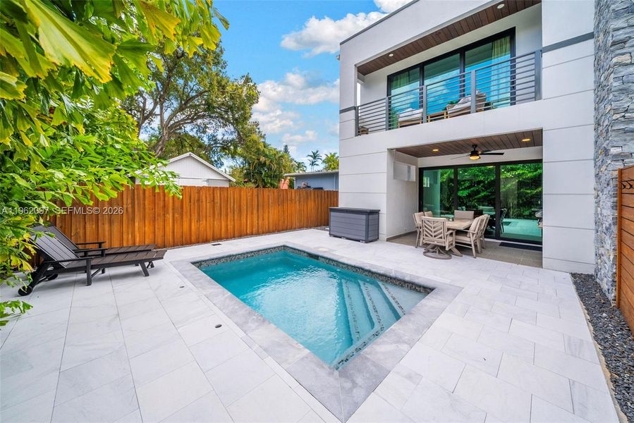 Exterior details and patio area of a home in , Fort Lauderdale (Image 29).