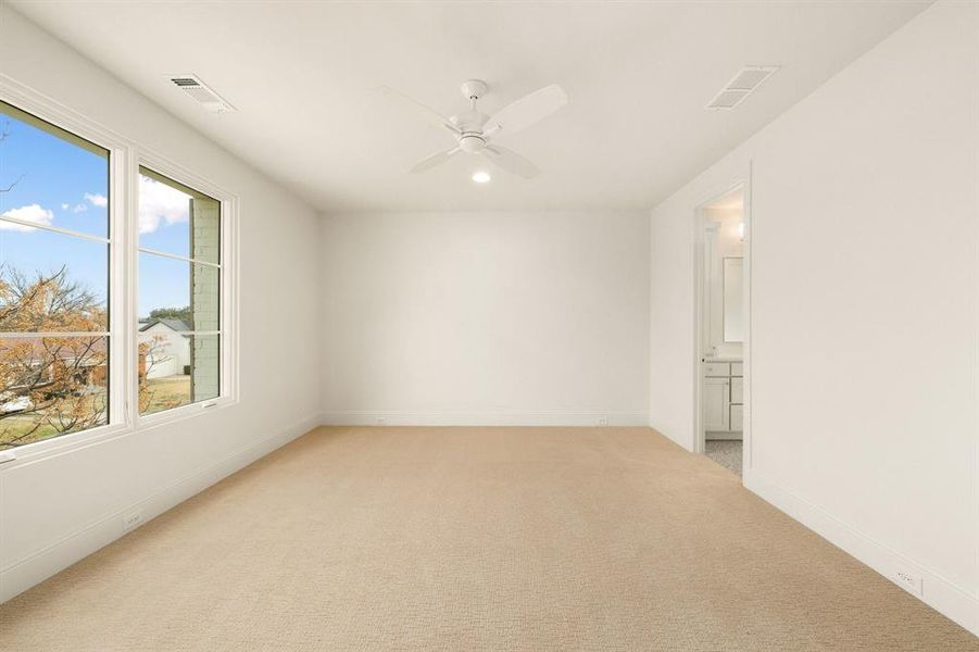 Spacious, unfurnished interior of a new home in , Dallas (Image 23).