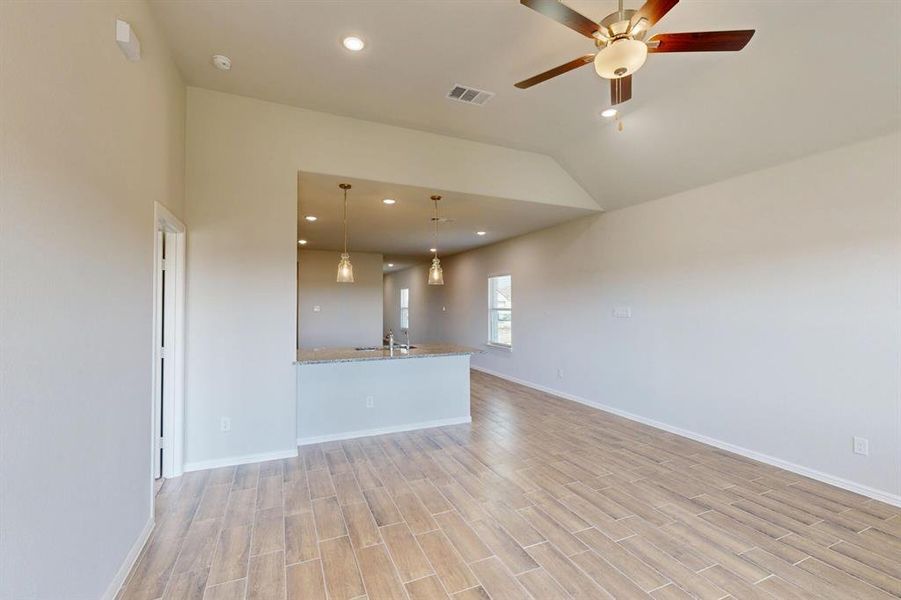 Spacious, unfurnished interior of a new home in Meadow Park, Ponder (Image 25). Spacious, unfurnished interior of a new home in Meadow Park, Ponder (Image 25).