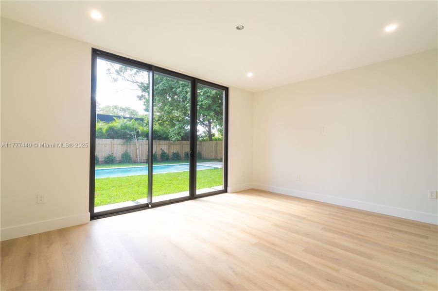 Spacious, unfurnished interior of a new home in , Miami (Image 33).