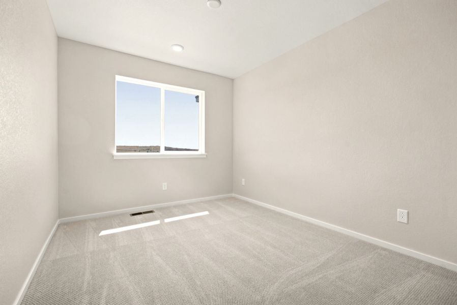 Spacious, unfurnished interior of a new home in Sky Ranch, Watkins (Image 16).