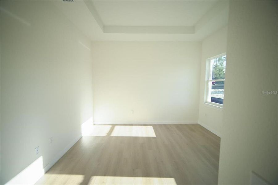 Spacious, unfurnished interior of a new home in , Ocala (Image 30).