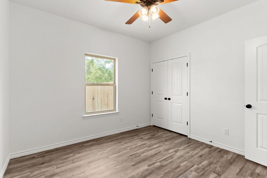 Spacious, unfurnished interior of a new home in , Lampasas (Image 16).