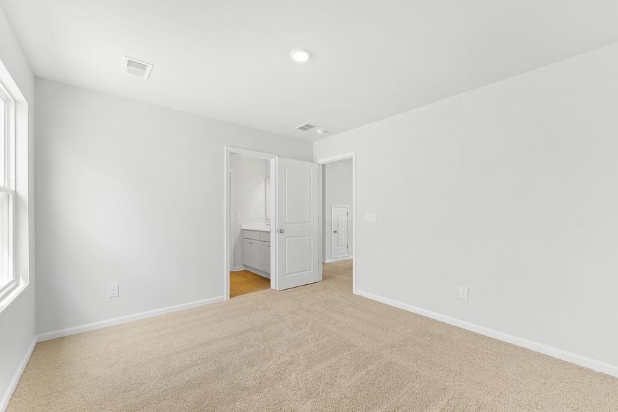 Spacious, unfurnished interior of a new home in Mayfair Village, Spartanburg (Image 26).