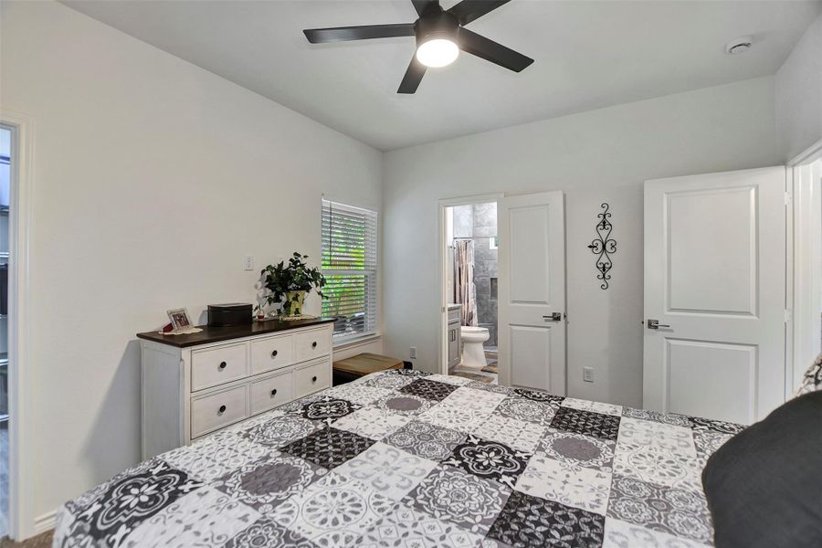 Furnished interior view inside a new home in Lake Conroe Village, Montgomery (Image 30).