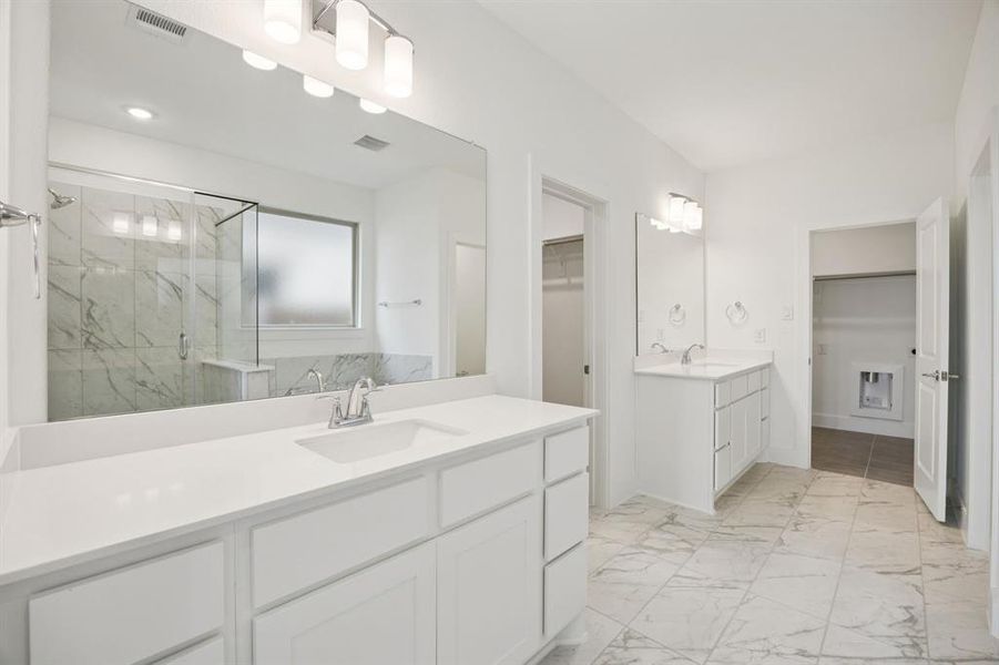 Furnished interior view inside a new home in Dove Hollow, Waxahachie (Image 5).