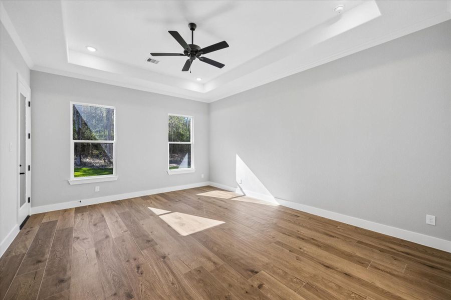 Spacious, unfurnished interior of a new home in , Huntsville (Image 23).