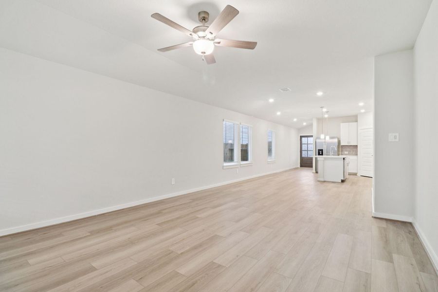 Photo is not of the actual home, but is an inspirational photo of builder’s model home and may depict options, furnishings, and/or decorator features that are not included Photo is not of the actual home, but is an inspirational photo of builder’s model home and may depict options, furnishings, and/or decorator features that are not included