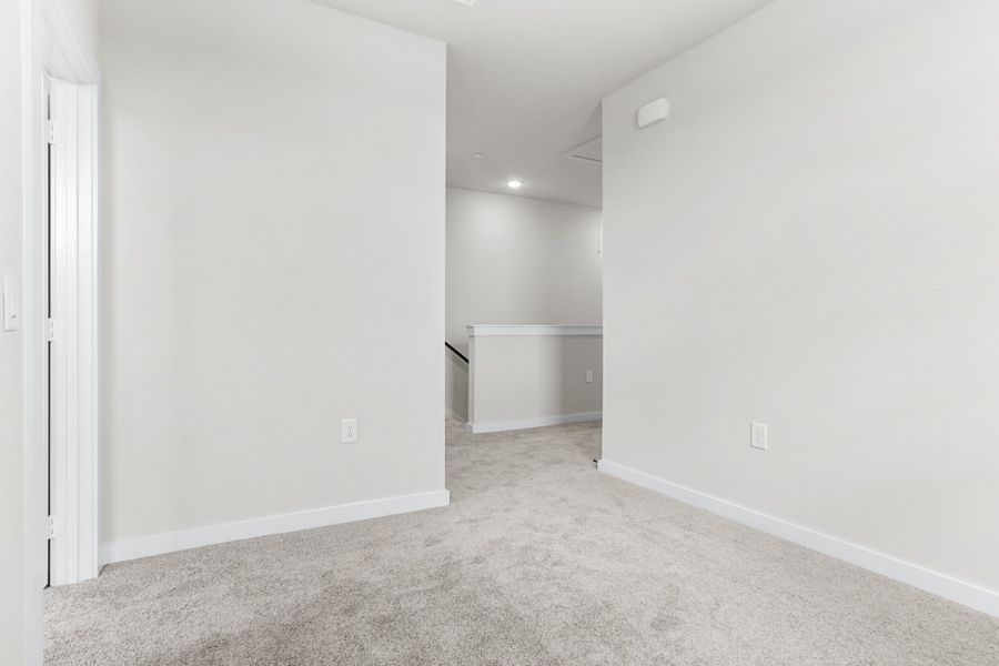 Spacious, unfurnished interior of a new home in Wildridge, Oak Point (Image 34). Spacious, unfurnished interior of a new home in Wildridge, Oak Point (Image 34).