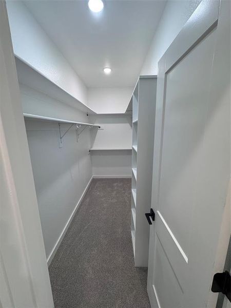 Spacious, unfurnished interior of a new home in , Weatherford (Image 8).