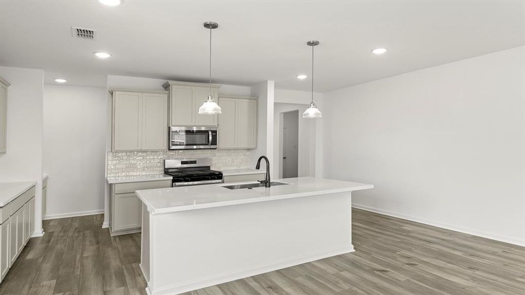 12. 9045 Palafox - Kitchen (3) 12. 9045 Palafox - Kitchen (3)