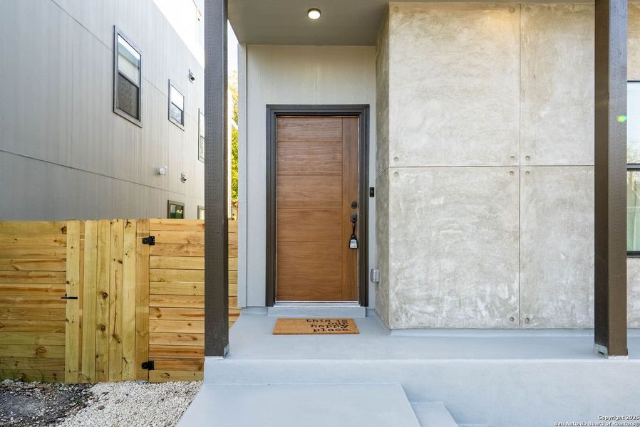 Exterior details and patio area of a home in , San Antonio (Image 3).