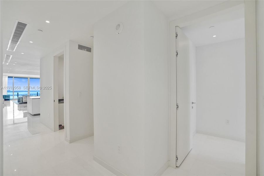 Spacious, unfurnished interior of a new home in , Miami (Image 21).