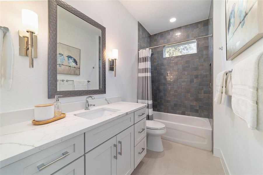 Furnished interior view inside a new home in , Belleview (Image 67).