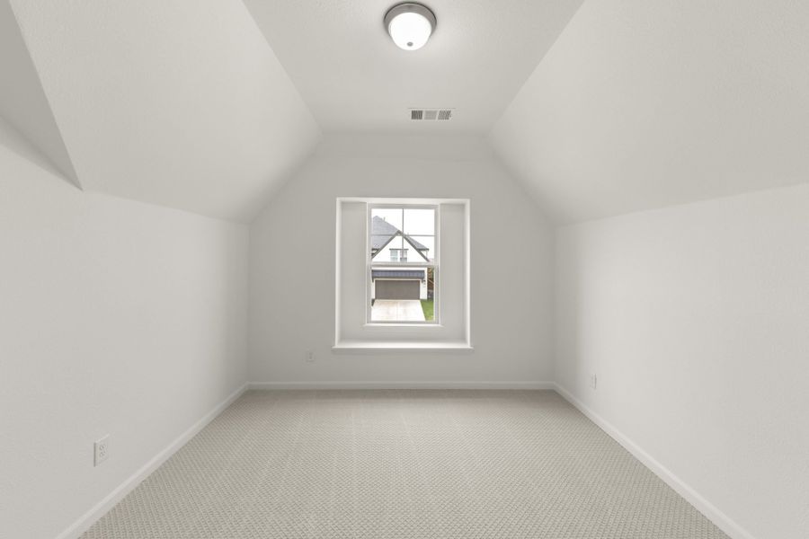 Spacious, unfurnished interior of a new home in Creekview Meadows, Pilot Point (Image 20).