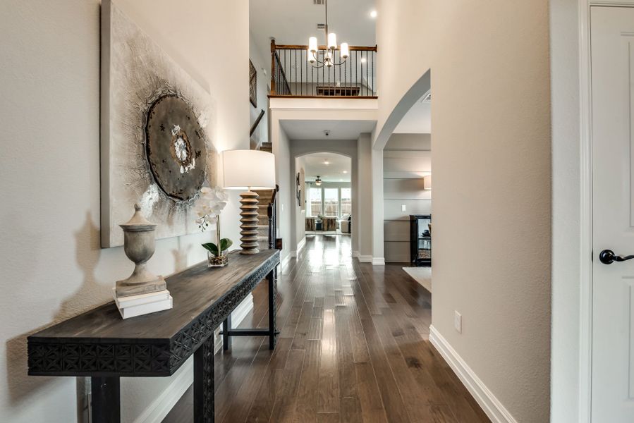 Representative furnished interior of a home built from the Harvard by Pulte Homes in Wellington, Fort Worth (Image 10).