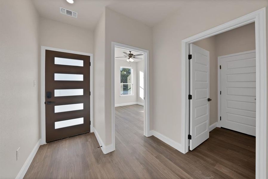 Spacious, unfurnished interior of a new home in , Granbury (Image 22).