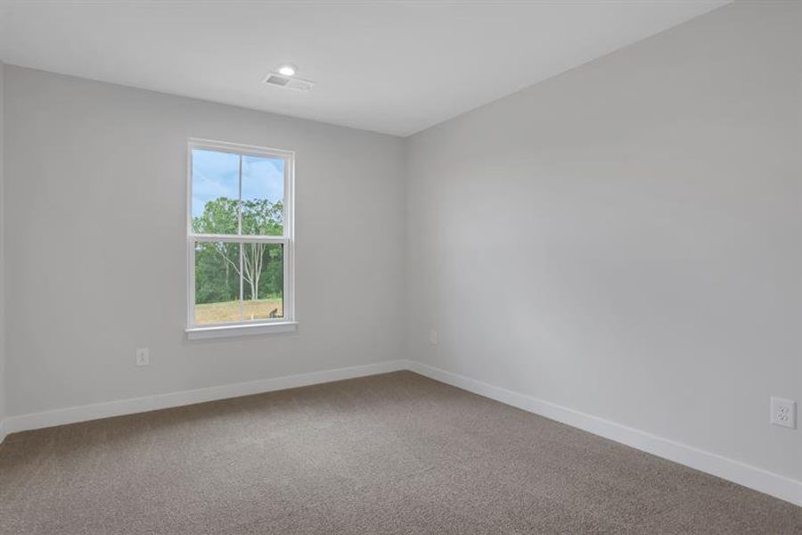 Spacious, unfurnished interior of a new home in Laurel Fields, Gainesville (Image 28).