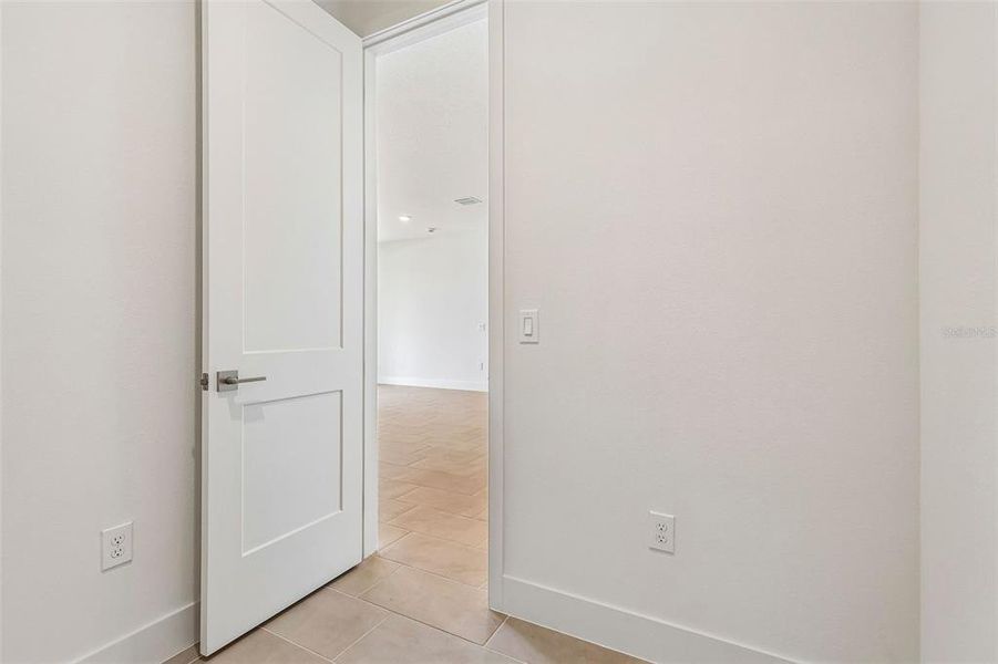 Spacious, unfurnished interior of a new home in Lakeside at Satilla, St. Cloud (Image 21).