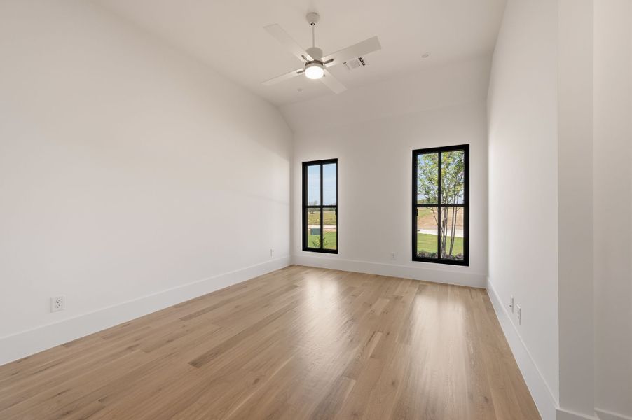 Spacious, unfurnished interior of a new home in Fleming Pointe, Fort Worth (Image 48).