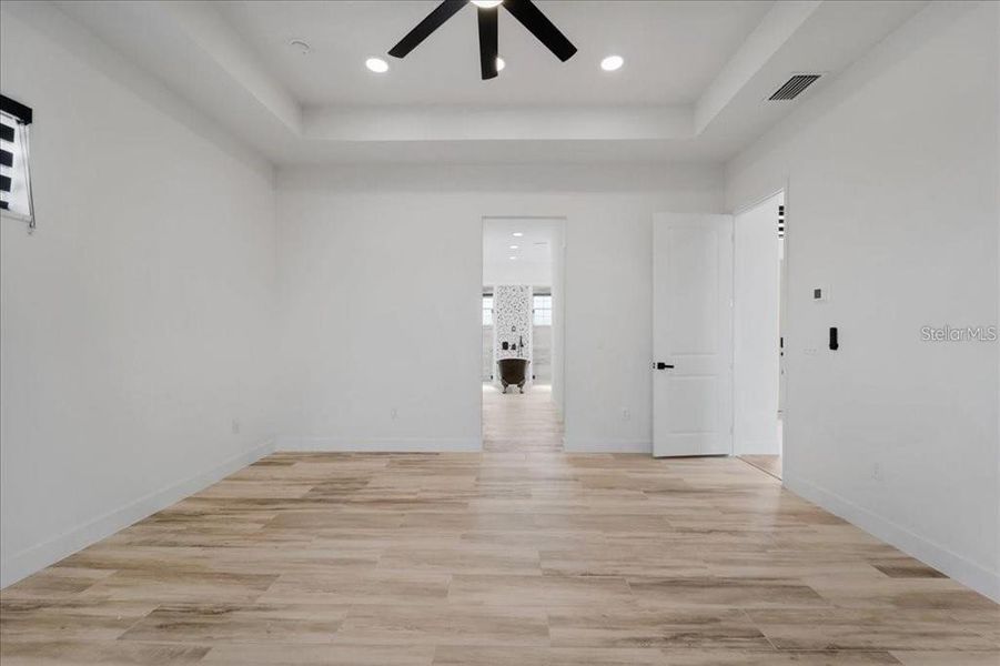 Spacious, unfurnished interior of a new home in , Port Charlotte (Image 46).