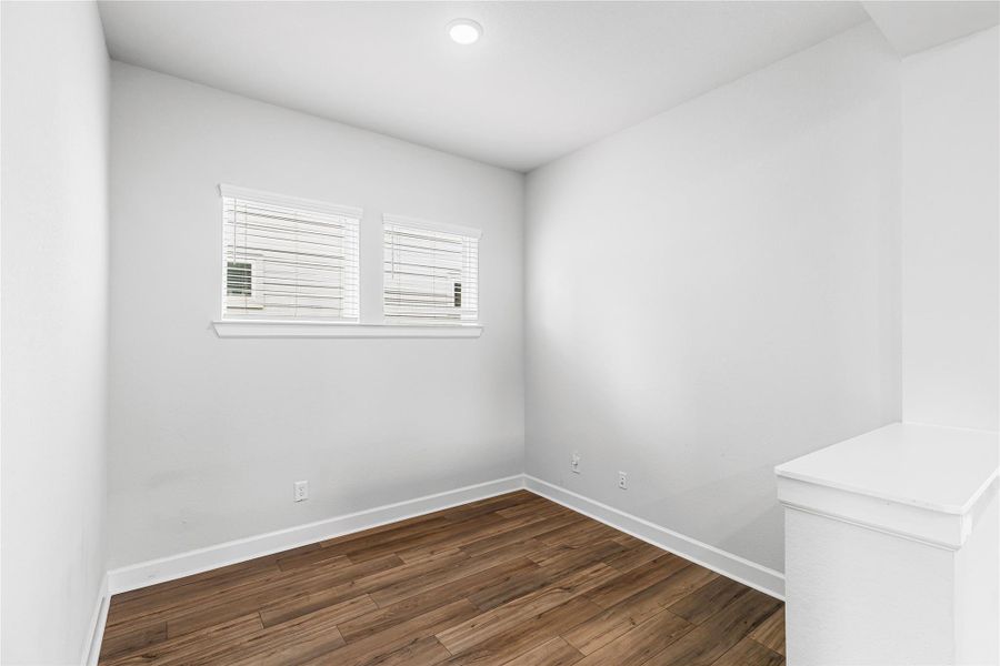 Spacious, unfurnished interior of a new home in , Humble (Image 22).