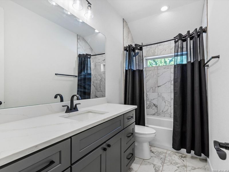 Furnished interior view inside a new home in , Canyon Lake (Image 4).