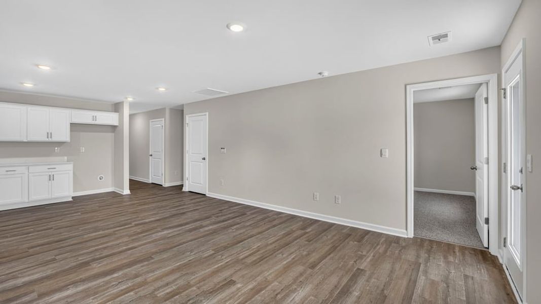 Spacious, unfurnished interior of a new home in Harper Ridge, Roebuck (Image 29).