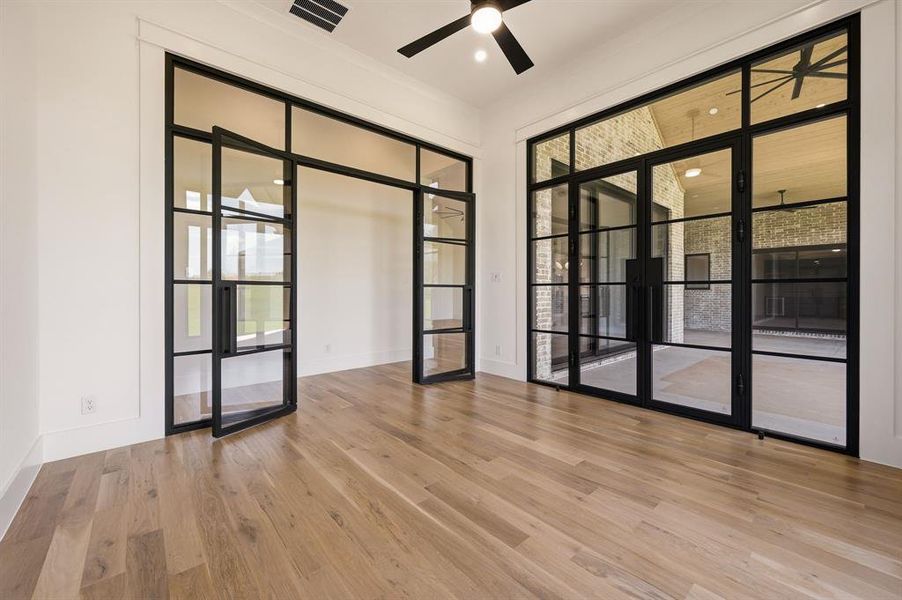 Spacious, unfurnished interior of a new home in Fleming Pointe, Fort Worth (Image 34). Spacious, unfurnished interior of a new home in Fleming Pointe, Fort Worth (Image 34).