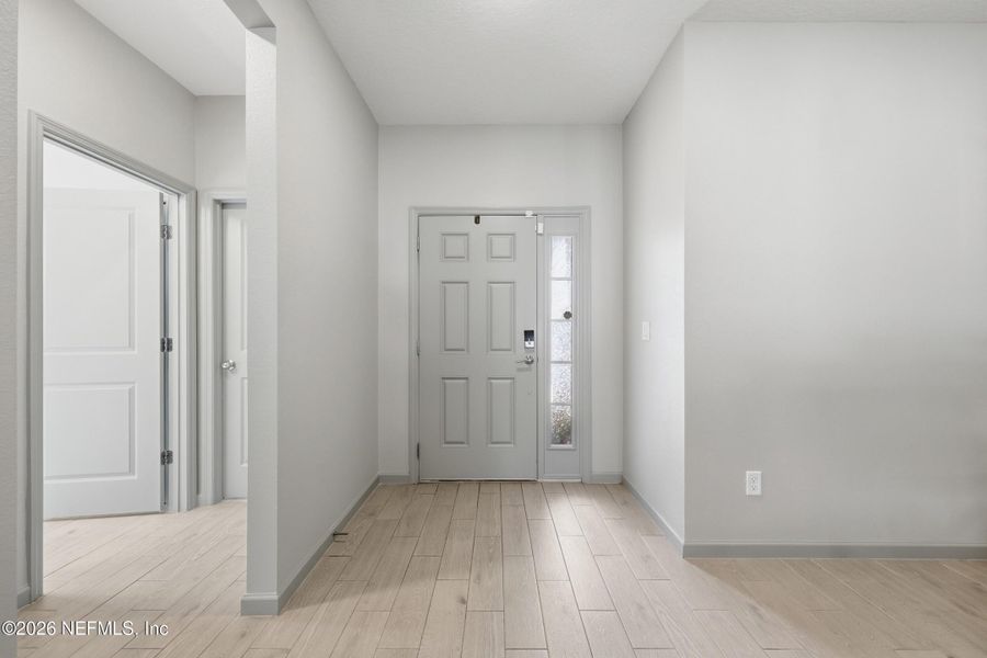 Spacious, unfurnished interior of a new home in , Jacksonville (Image 21).
