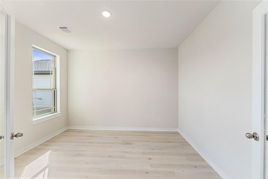 Spacious, unfurnished interior of a new home in Magnolia Springs, Montgomery (Image 14).